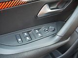 Peugeot 2008 (2020) 1.2 PT, 2.maj,ČR, AC, temp - náhled 12