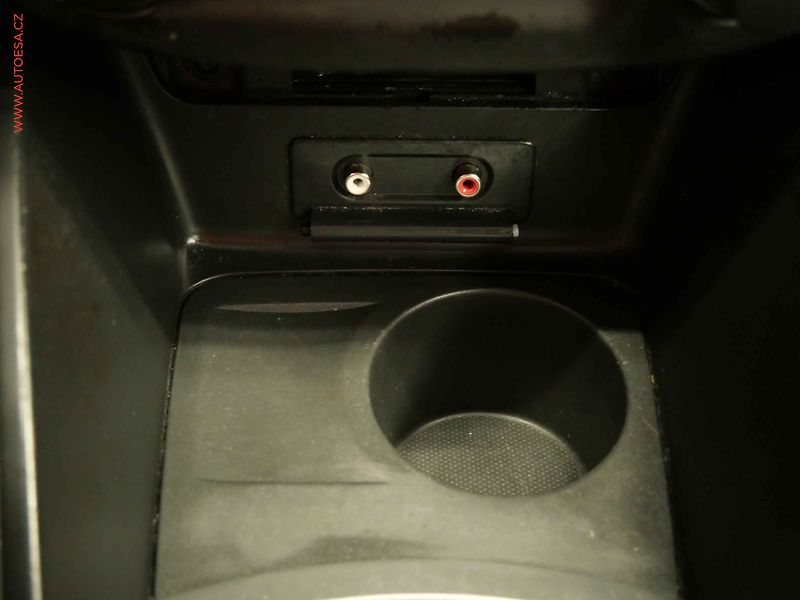 Renault Mégane (2009) 1.6i, ČR, AC, temp - fotka 19 z 22