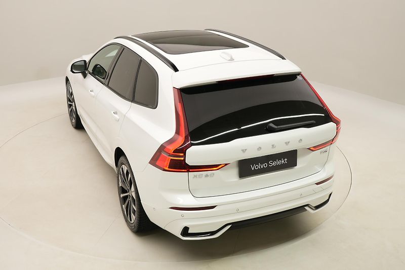 Volvo XC60 T6 AWD RECHARGE DARK PLUS CZ - fotka 18 z 67