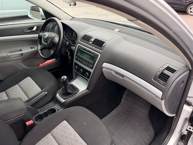 Škoda Octavia (2010) 1,2 TSI 77 Kw - fotka 28 z 30