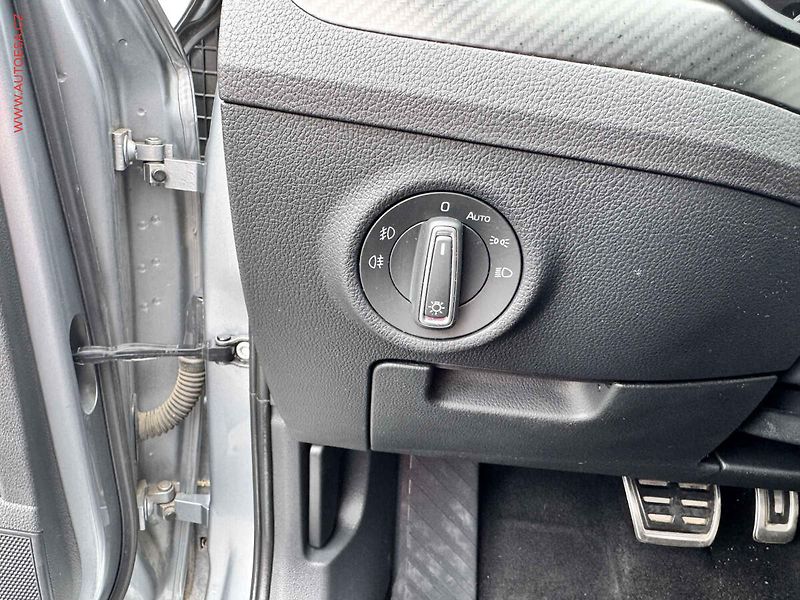 Škoda Superb (2021) 2.0 TDi, ČR, SportLine, DSG - fotka 12 z 18