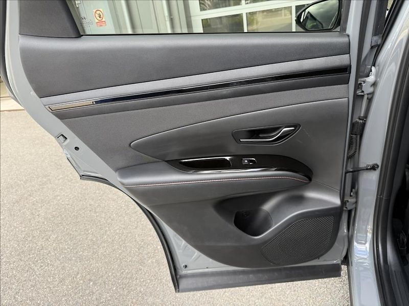 Hyundai Tucson 1,6 T-GDI 4x4  N Line - fotka 10 z 24
