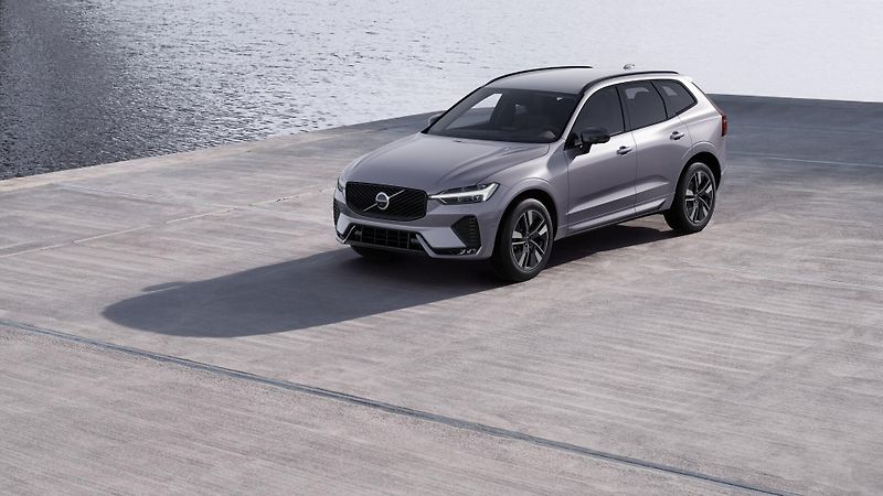 Volvo XC60 (2026) B5 AWD AUT DARK PLUS  - fotka 2 z 11