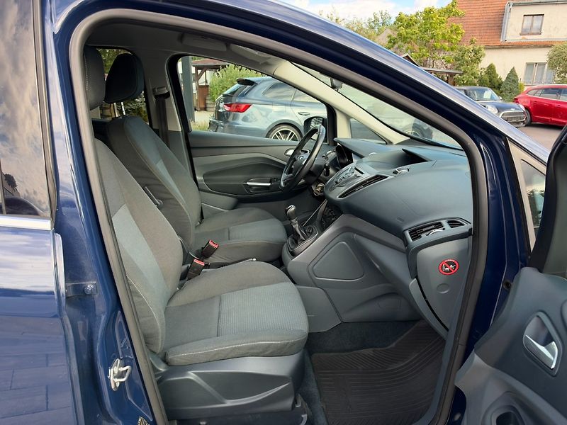 Ford C-MAX (2012) Trend 1.6i 77kW - fotka 25 z 30