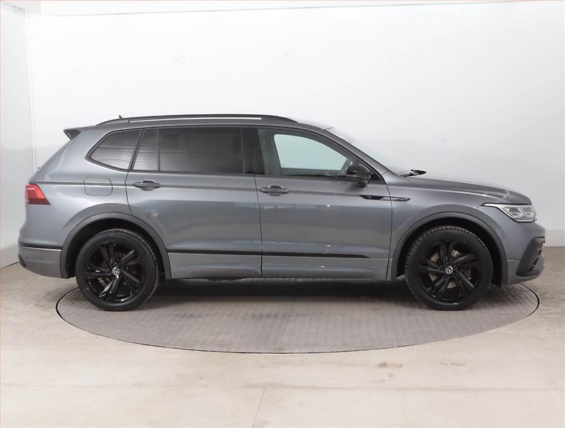 Volkswagen Tiguan Allspace (2023) R-Line 2.0 TDI - fotka 6 z 17