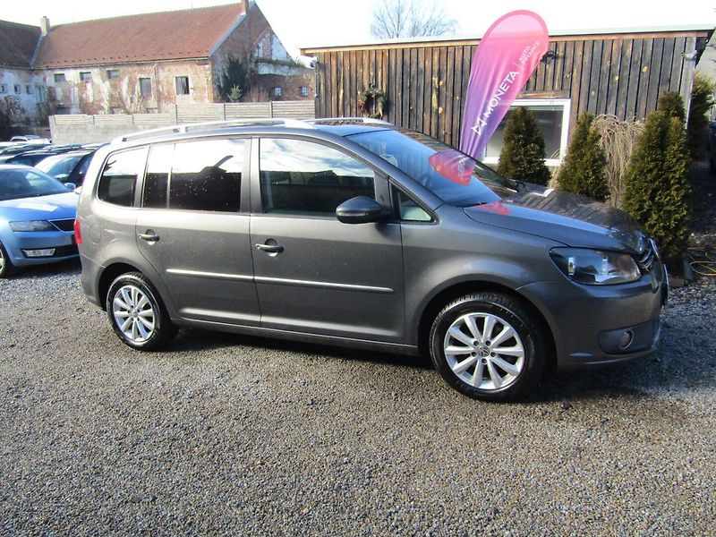 Volkswagen Touran (2011) 1.6 TDI 77kW  ROZVODY - fotka 8 z 47