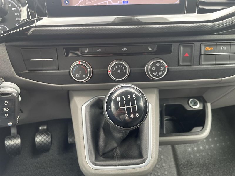 Volkswagen Transporter (2021) T6.1 2.0 TDI 110 kW - fotka 19 z 23