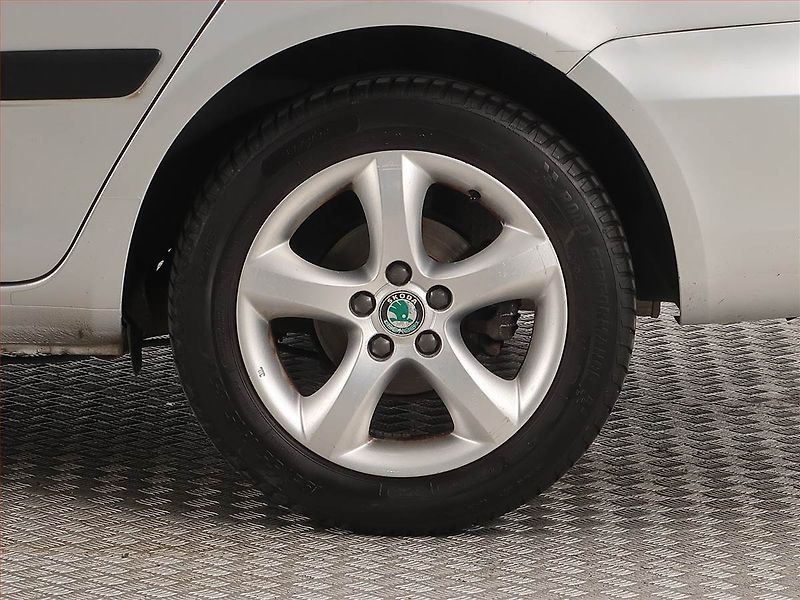 Škoda Fabia (2012) Ambiente 1.2 TSI, po STK - fotka 14 z 17