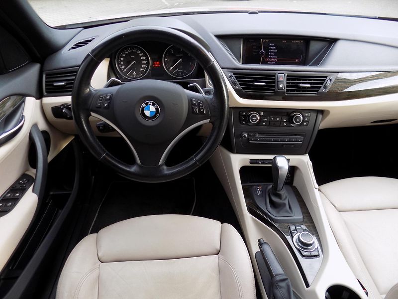 BMW X1 (2011) 2.3 D X-Drive - fotka 11 z 13