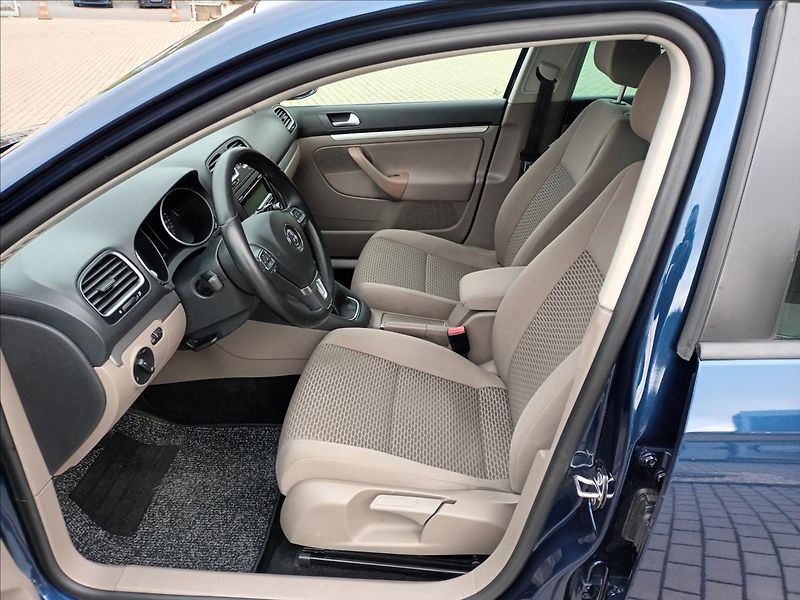 Volkswagen Golf 1,2 TSI,KLIMA,VÝHŘEV,SERVISKA - fotka 12 z 40