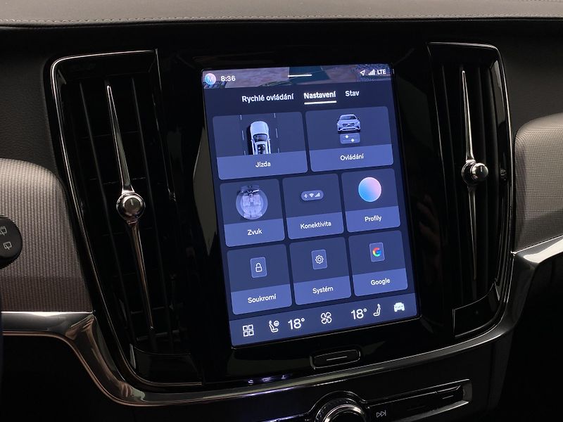 Volvo V90 T8 AWD RECHARGE DARK ULTRA - fotka 49 z 65