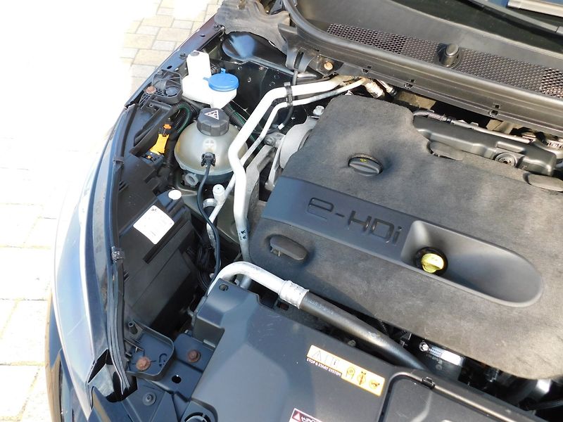 Peugeot 308 (2015) KOMBI 2.0 HDi - fotka 29 z 37