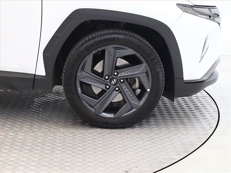 Hyundai Tucson (2023) 1.6 T-GDI 48V MHEV - fotka 13 z 18