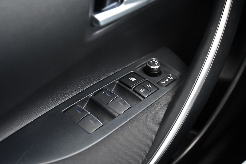 Toyota Corolla 1,5 VVT-i DYNAMIC FORCE COMFOR - fotka 26 z 50