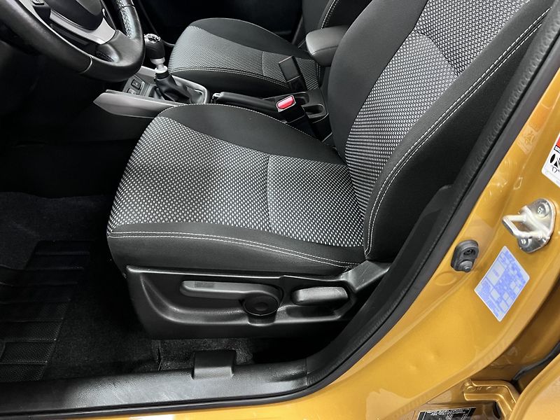 Suzuki Vitara 1.4i 103 kW, 2019 REZERVACE - fotka 13 z 29