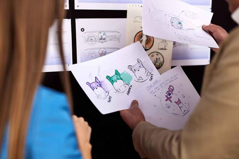 Digitální pes Spike bude mít v autech Mini roli průvodce a bude řidičům poskytovat různé formy podpory.