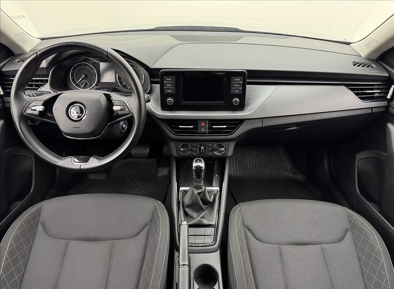 Škoda Kamiq 1,0 DSG AC LED VÝHŘEV SENZORY - fotka 7 z 36