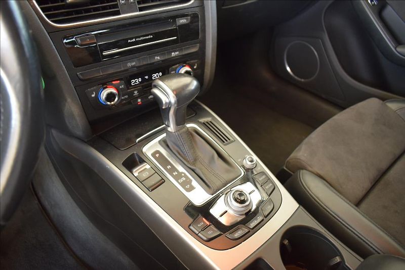 Audi A4 Avant 2,0 TDi,NAVI,Bi-xenony+L - fotka 11 z 17
