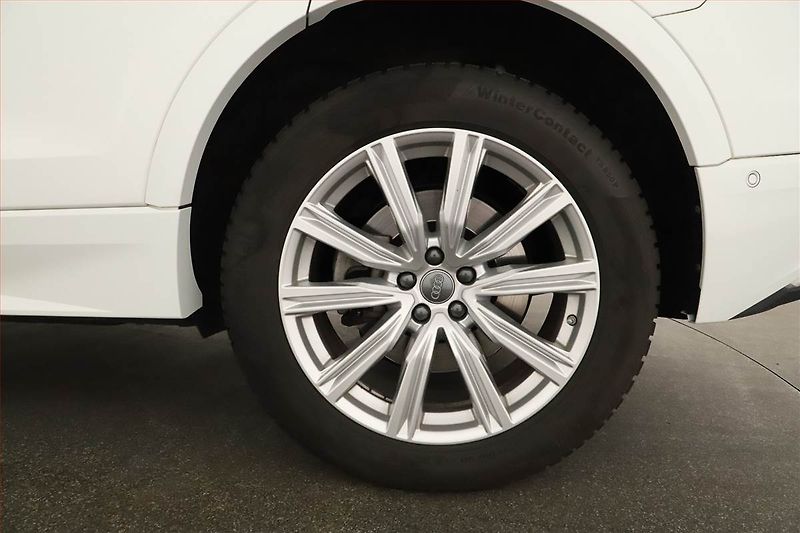 Audi Q8 (2023) 55 TFSI - fotka 21 z 21