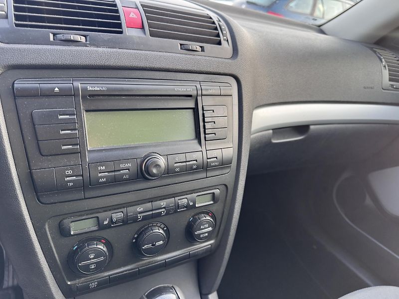 Škoda Octavia II 2.0 TDi 103 kW, STK 12/27 - fotka 10 z 16