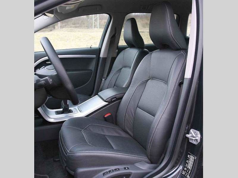 Volvo V70.