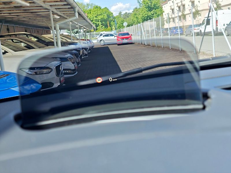 BMW Řada 2 (2016) 220D Grand Tourer M-paket - fotka 19 z 43