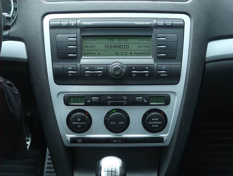 Škoda Octavia (2008) RS 2.0 TDI, po STK, udržované - fotka 12 z 15