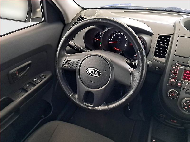 Kia Soul (2009) 1.6 CRDI, Vyhř. sedaček - fotka 15 z 16