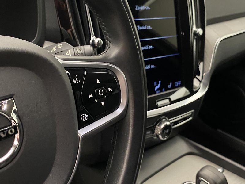 Volvo V60 CC B5 AWD BRIGHT PLUS AUT CZ - fotka 21 z 50