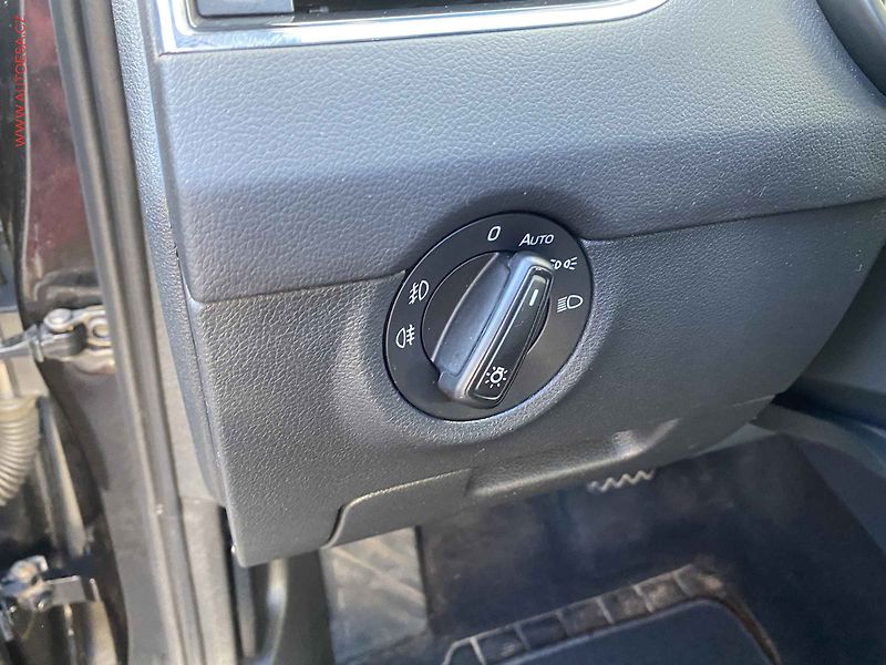 Škoda Octavia (2014) 2.0 TDI, DSG, navi, bixen - fotka 15 z 17