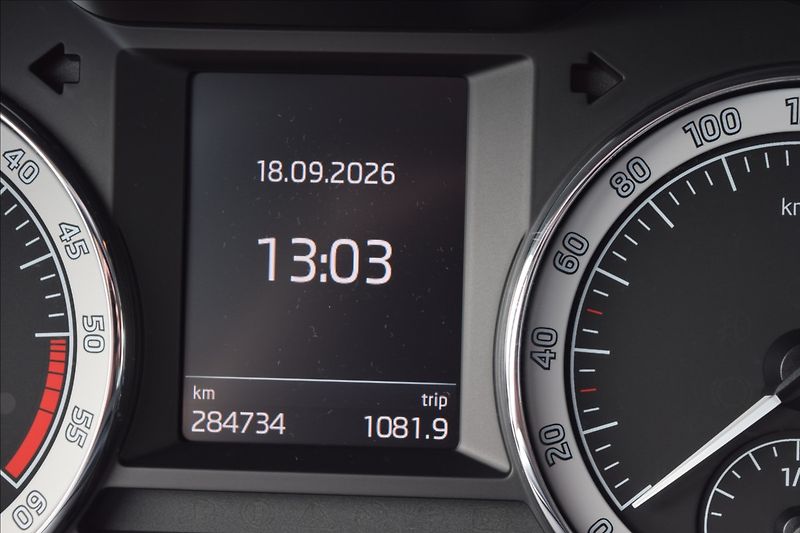 Škoda Octavia 2,0 TDI 110KW DSG NAVIGACE ALU - fotka 42 z 47