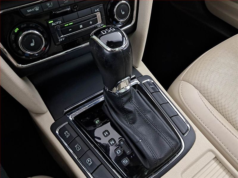 Škoda Superb (2014) 2.0 TDI, Automat, Kůže - fotka 13 z 23