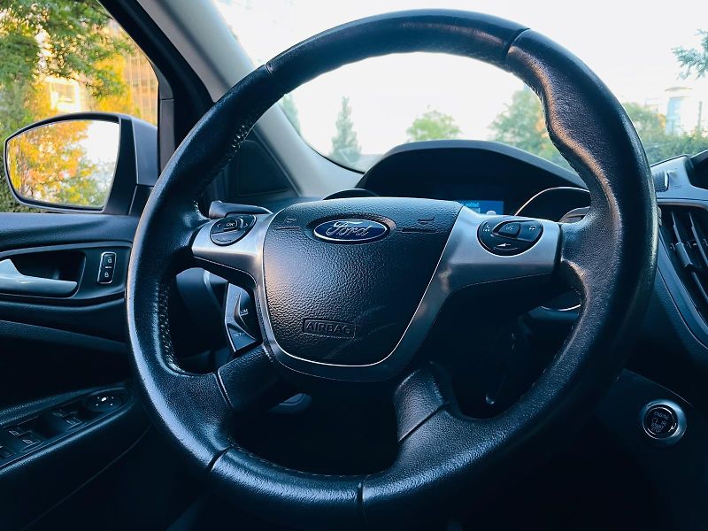 Ford Kuga 2.0TDCi MANUÁL TAŽNÉ SERVISKA - fotka 27 z 51