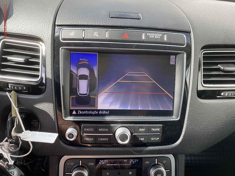 Volkswagen Touareg (2017) 3.0TDi 4x4, ČR, R-Line, TZ - fotka 22 z 23