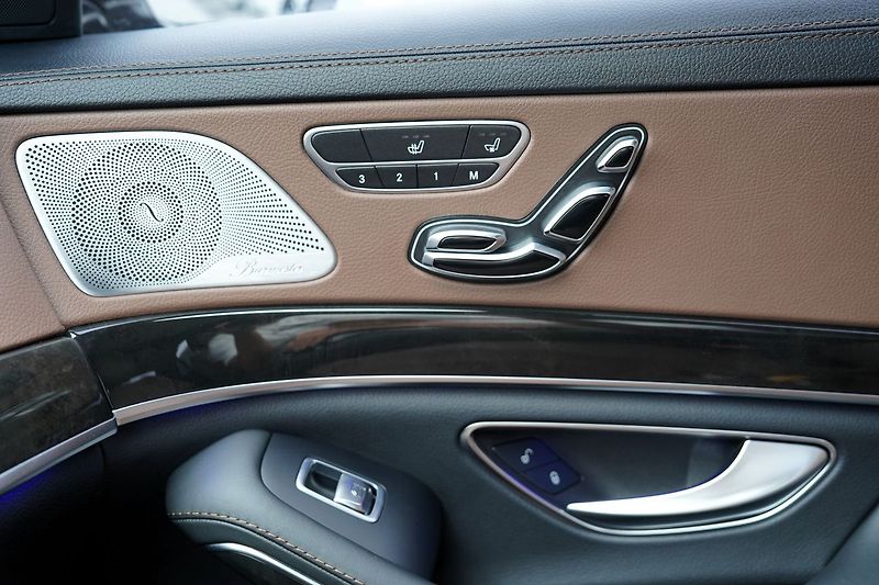 Mercedes-Benz Třídy S 350d AMG/Burmester/260 PS - fotka 25 z 47
