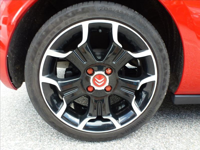 Citroën DS3 1,6 16V VTi THP SportChic - fotka 43 z 46
