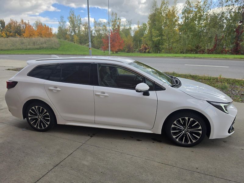 Toyota Corolla (2024) Touring Sport Style 1,8 103kW - fotka 6 z 23
