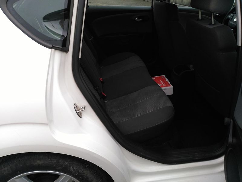 Seat Leon 1,6 TDI - fotka 25 z 29