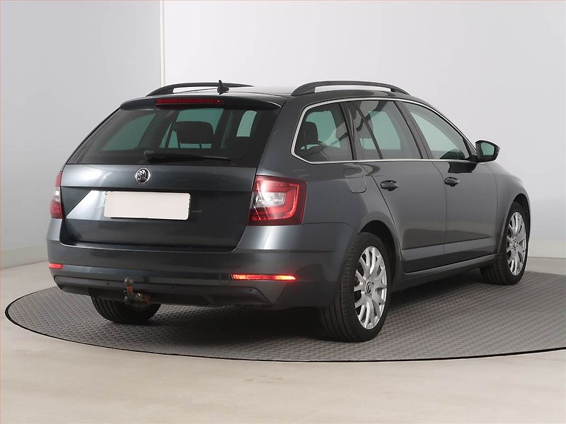 Škoda Octavia (2019) 1.6 TDI, Automat, Kůže, Navi - fotka 5 z 16