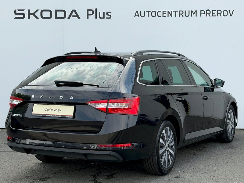 Škoda Superb (2022) 2.0TDI 110kW DSG Comfort Plus - fotka 2 z 35