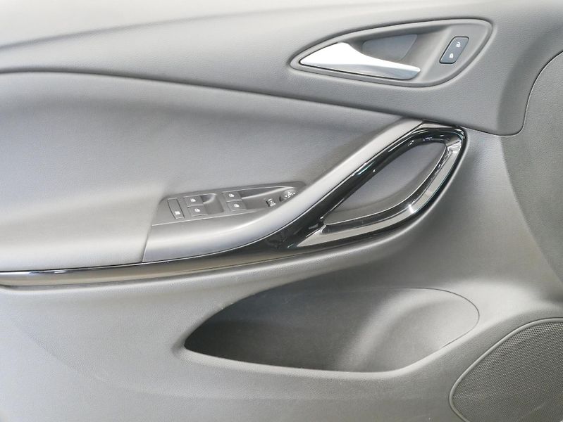 Opel Astra - fotka 12 z 25