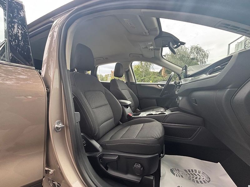 Ford Kuga 2.0EB-140KW/2021/TITAN-4x4-Z36 - fotka 26 z 49