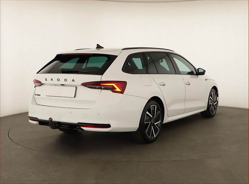 Škoda Octavia (2025) 1.5 eTSI mHEV, Sportline - fotka 5 z 21