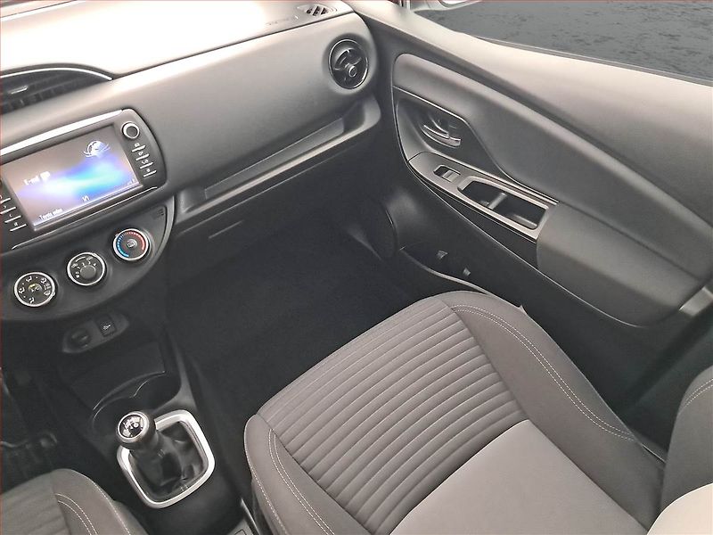 Toyota Yaris (2018) 1.0 VVT-i, ČR,1.maj, Tempomat - fotka 8 z 22