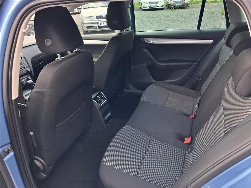 Škoda Octavia 1,2 1.2TSi - fotka 9 z 14