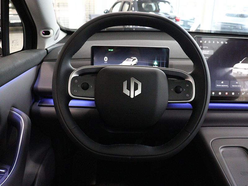 Leapmotor C10 REEV (2025) Design Hybrid EV - fotka 9 z 18