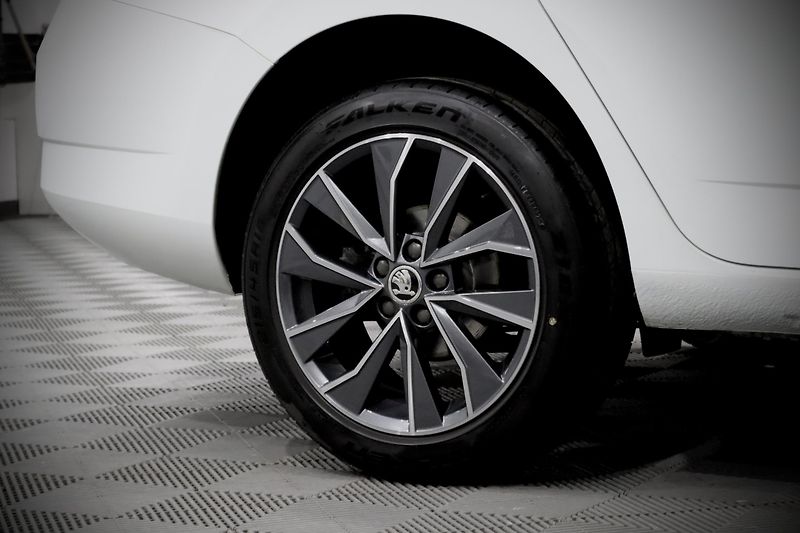 Škoda Fabia 3 Combi 1.2 TSI 66 kW - fotka 8 z 27