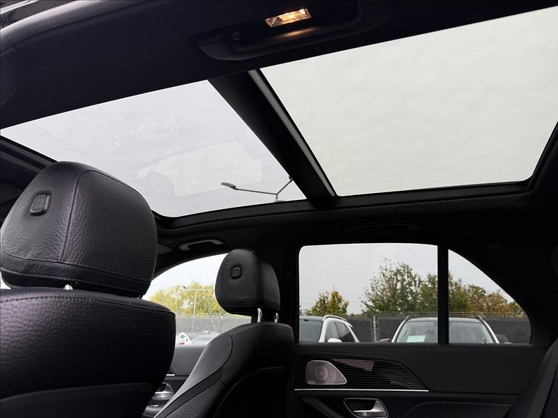 Mercedes-Benz GLE 450D 4MATIC AMG linie - fotka 14 z 14