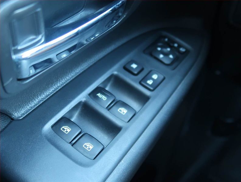 Mitsubishi Outlander (2018) Intense 2.0, 4X4, Automat - fotka 16 z 25