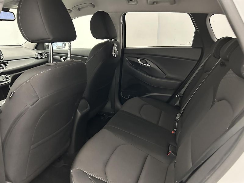 Hyundai i30 1.6 CRDI style - fotka 19 z 25